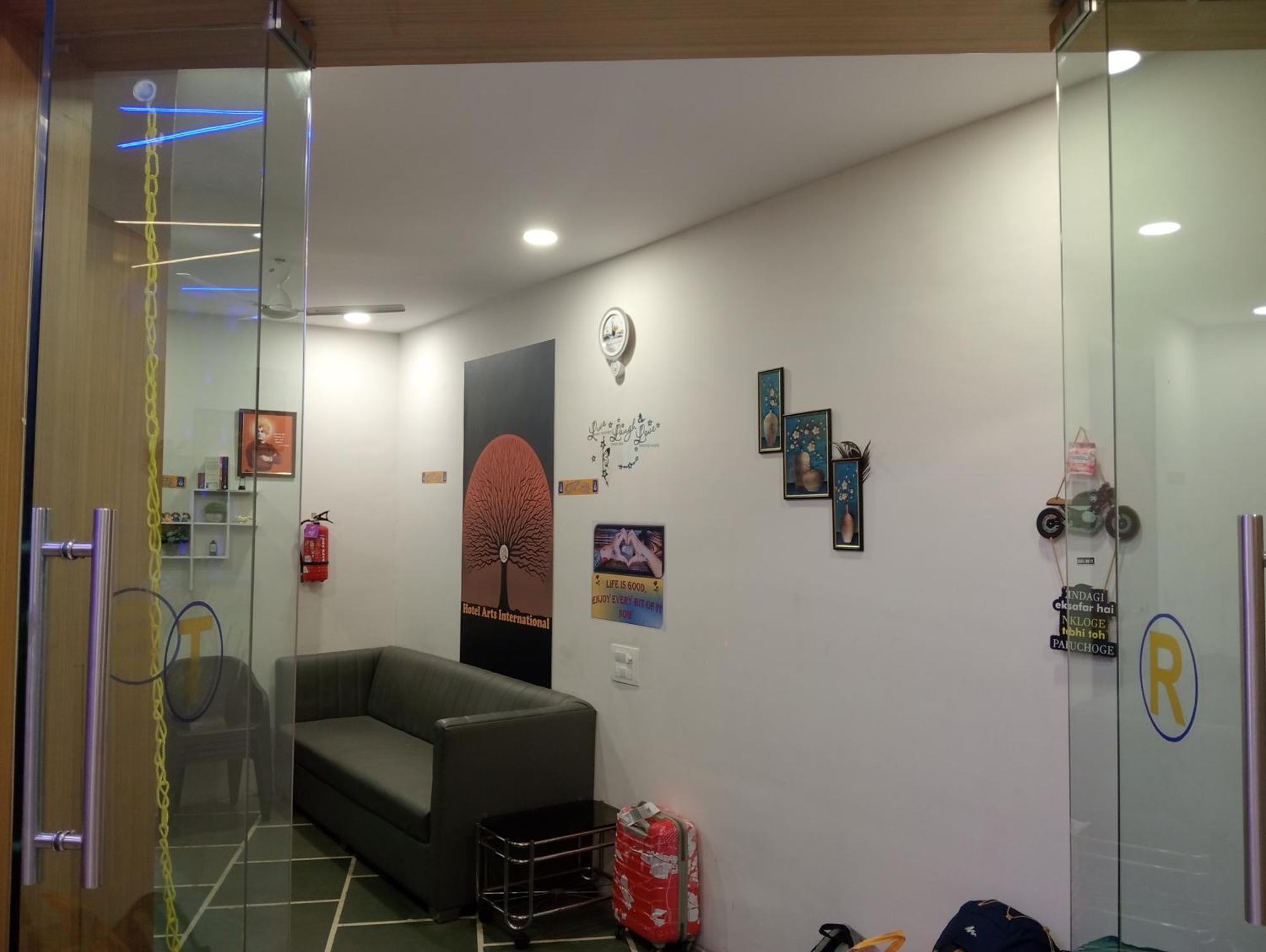 מומביי Hotel Arts International מראה חיצוני תמונה