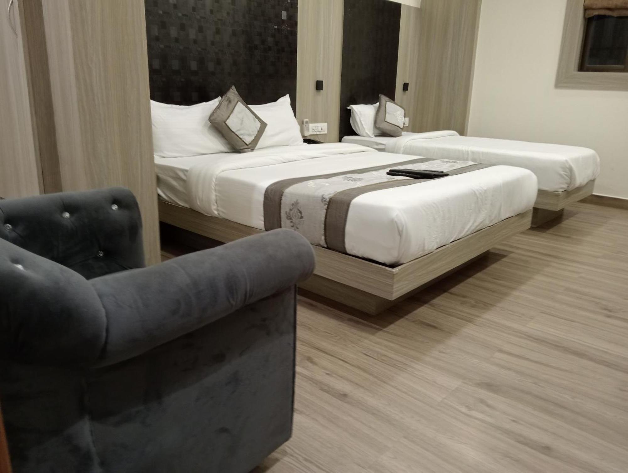 מומביי Hotel Arts International מראה חיצוני תמונה