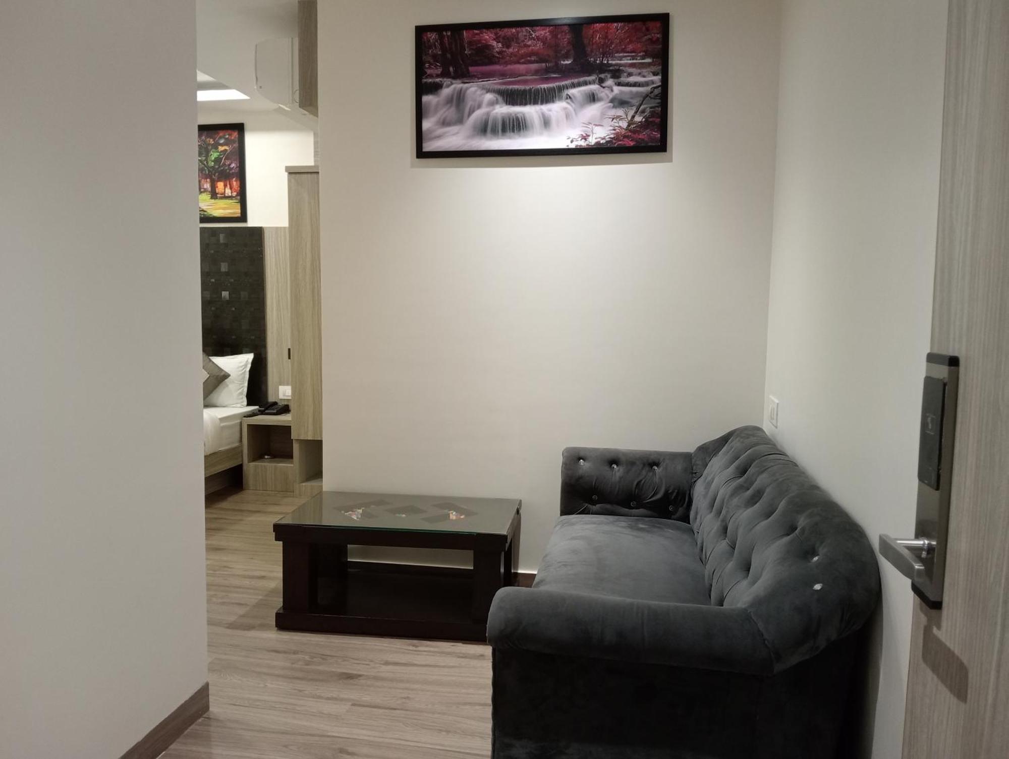 מומביי Hotel Arts International מראה חיצוני תמונה