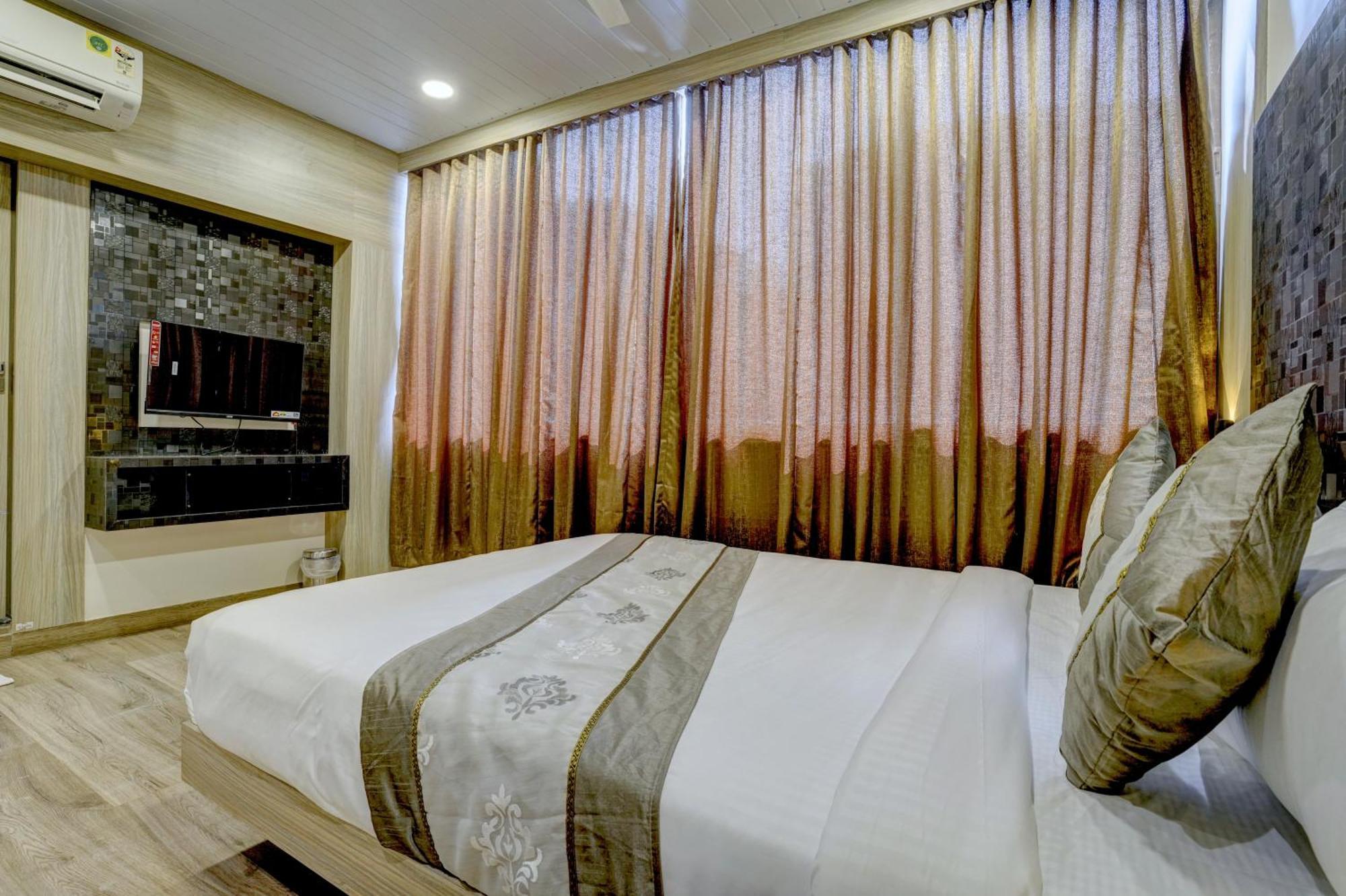 מומביי Hotel Arts International מראה חיצוני תמונה